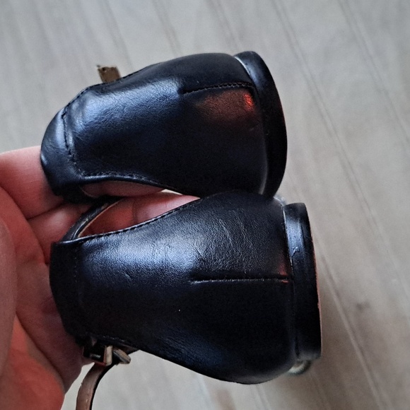 G.C Metallic Silver Sparkle Glam Retro Vintage Inspired Ankle Strap T-Strap Flat - Picture 4 of 11